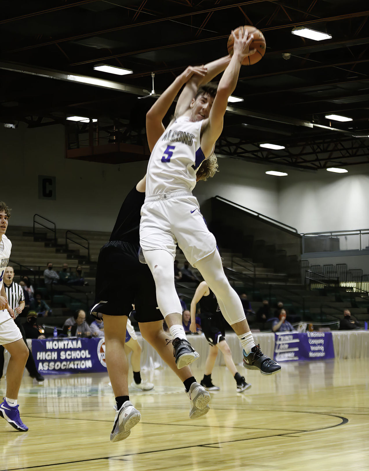 031021-ir-spt-boys-basketball-Skyview-5.jpg